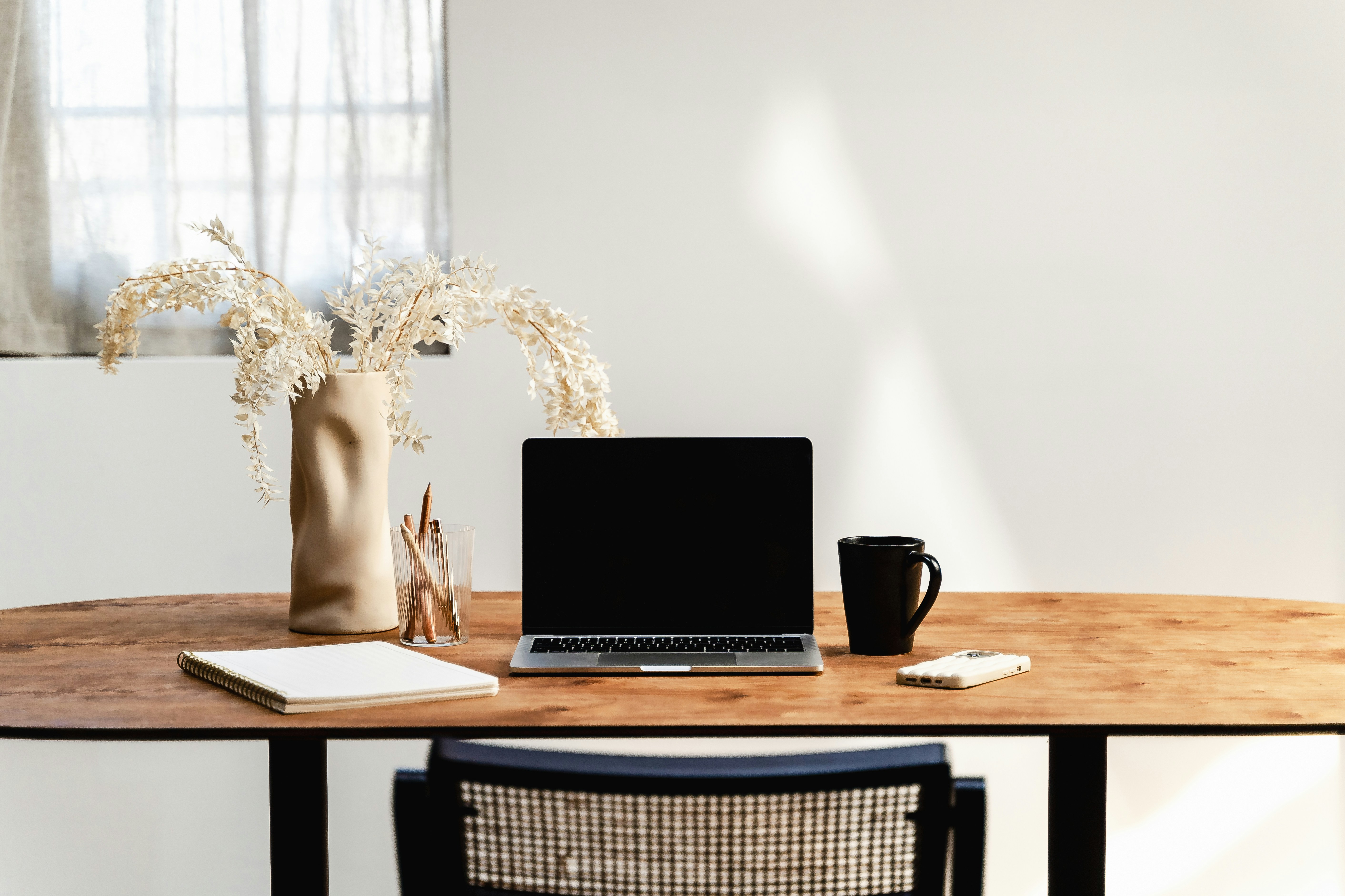 What Is an AI Employee? Breaking Down the New Digital Workforce
